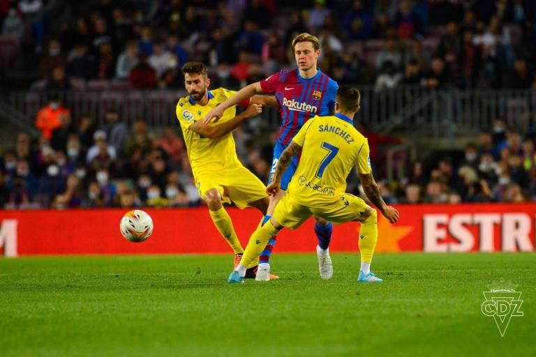 El Cádiz logra el triunfo en el Camp Nou con un gol de Lucas Pérez