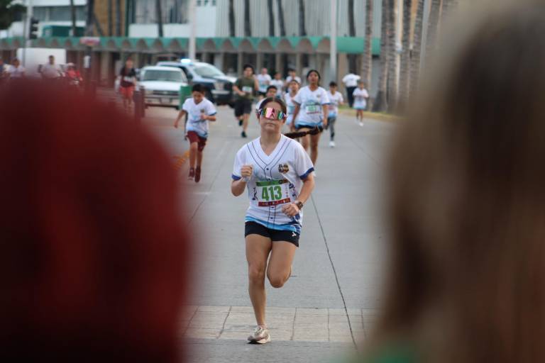 Alrededor de 300 corredores se unen a la Carrera con Causa PABS, en Mazatlán