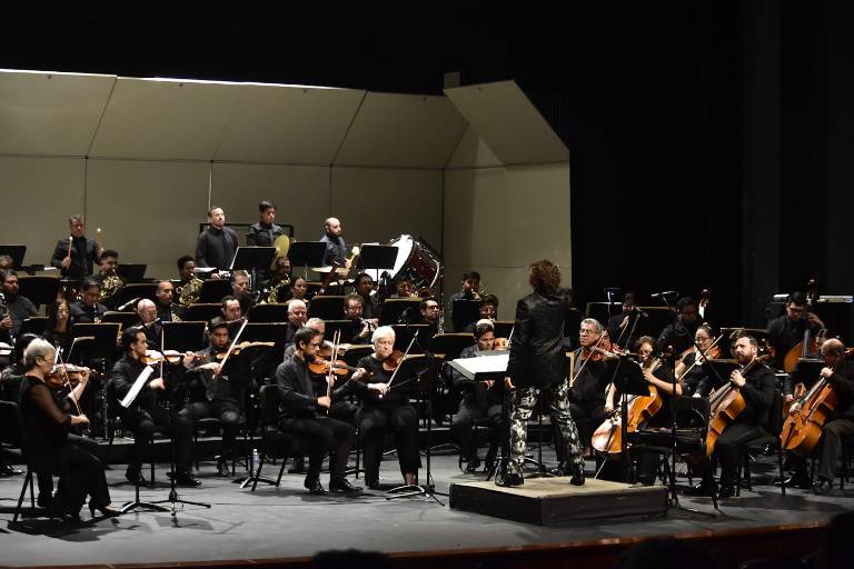 Con música, viajan sinaloenses a la mágica Sevilla