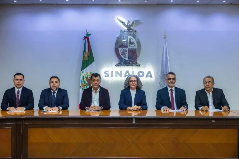 La Gobernadora Graciela Domínguez tomó protesta a seis nuevos funcionarios que se incorporan al Gabinete del Gobierno estatal.
