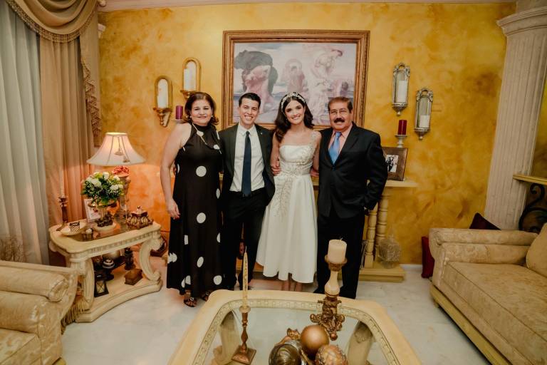 Karla y Roberto formalizan su noviazgo