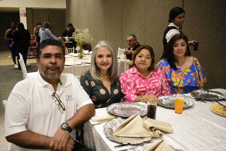 Celebra el Instituto Senda a sus maestros con alegre fiesta