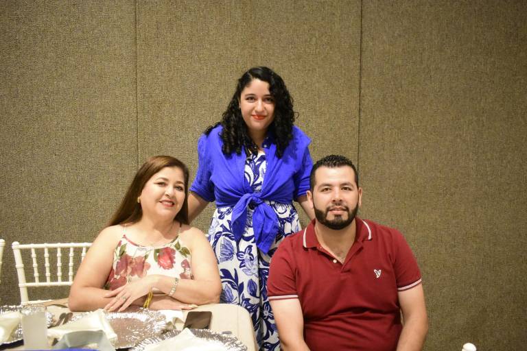 Celebra el Instituto Senda a sus maestros con alegre fiesta