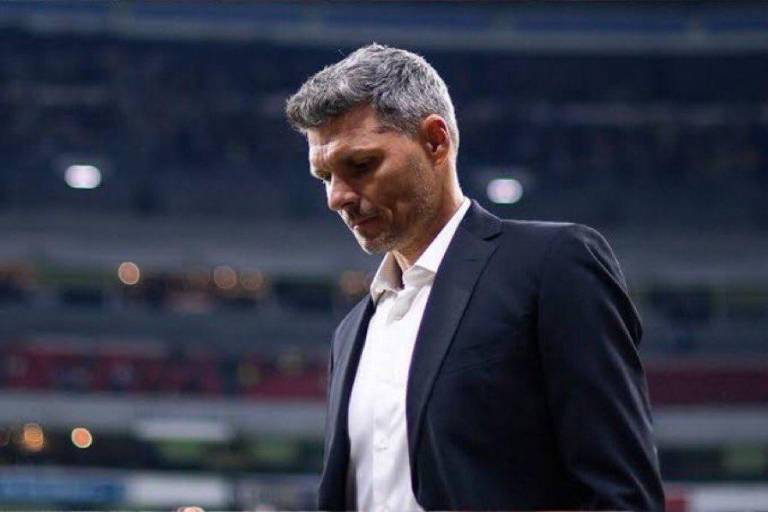 Fernando Ortiz renuncia al América