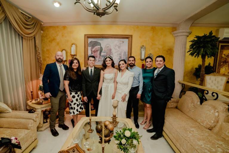 Karla y Roberto formalizan su noviazgo