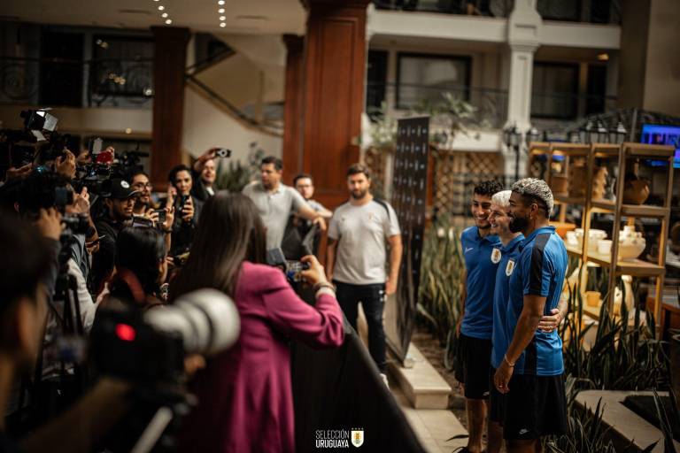 Sebastián Cáceres, Rodrigo Aguirre y Guillermo Varela atendieron a la prensa.