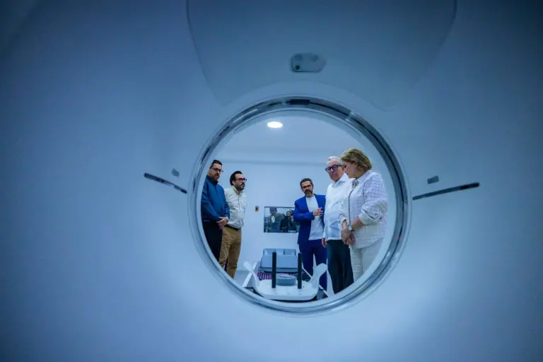 Rocha Moya inaugura en Culiacán el Centro Estatal de Radioterapia