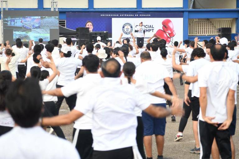 ¡La UAS y Marco Verde hacen historia! Mil universitarios se unen y logran el Guinness World Récord denominado la clase Fitness de Boxeo más grande en línea y múltiples sedes