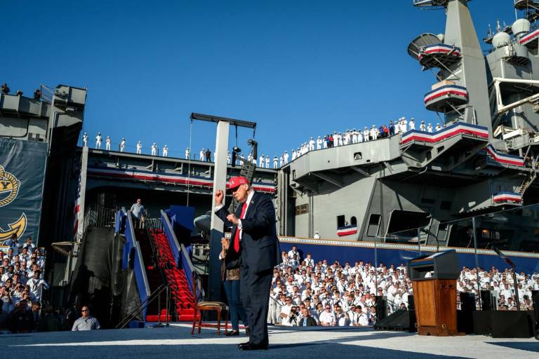 Sheinbaum busca acuerdo por arancel a camiones de Trump, que lo pospuso 26 días