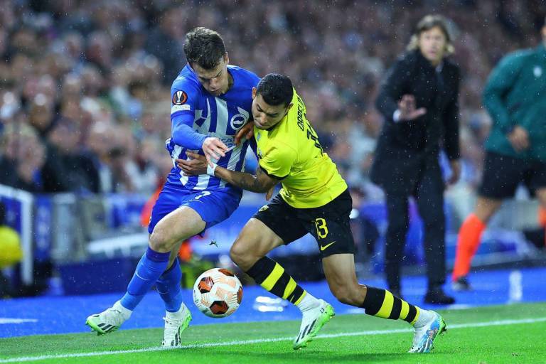 Victoria para el AEK de Orbelín y Pizarro en casa del Brighton