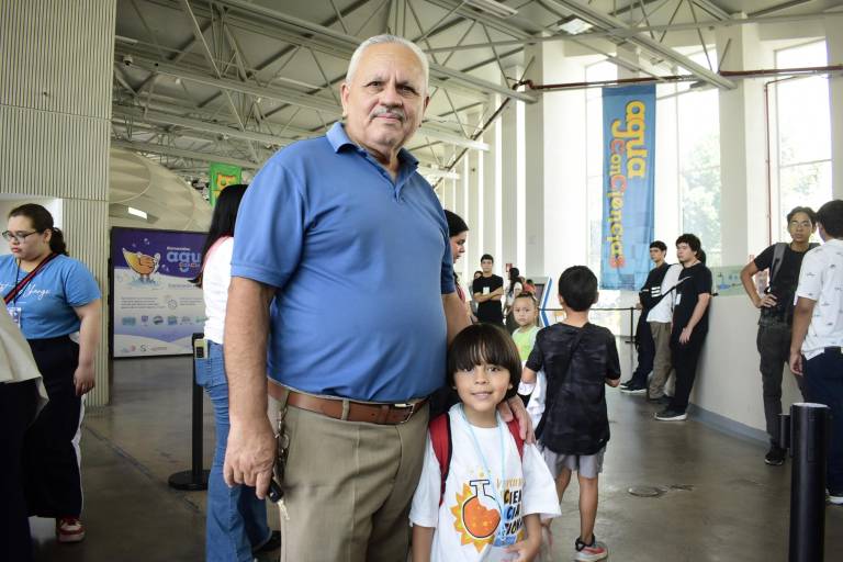 Disfrutan niños un curso de verano ‘cienciacional’