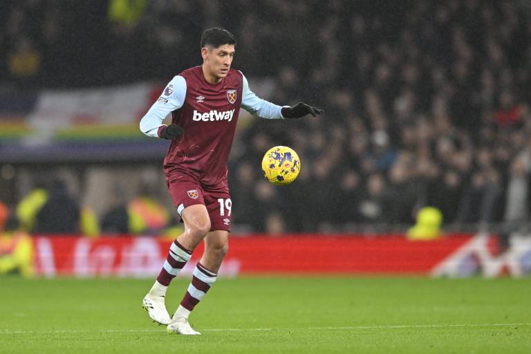Edson Álvarez y el West Ham remontan en su visita al Tottenham