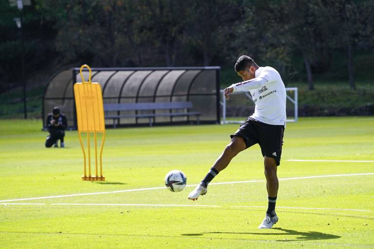 México visita este jueves a Jamaica con la obligación de ganar