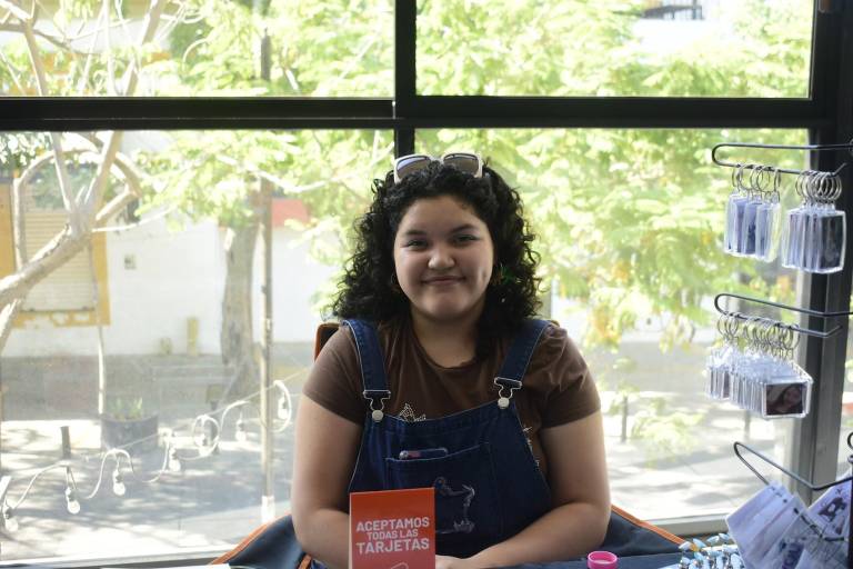 Promueve el Bazar 120 a los emprendedores y artistas locales