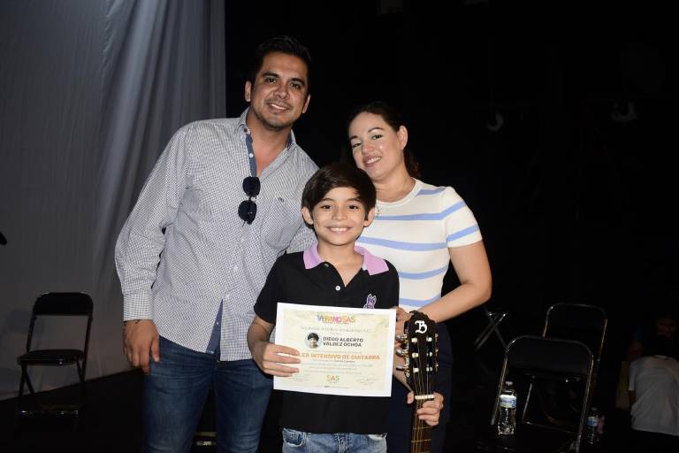 Con un recital, culminan alumnos de guitarra impartido por la SAS