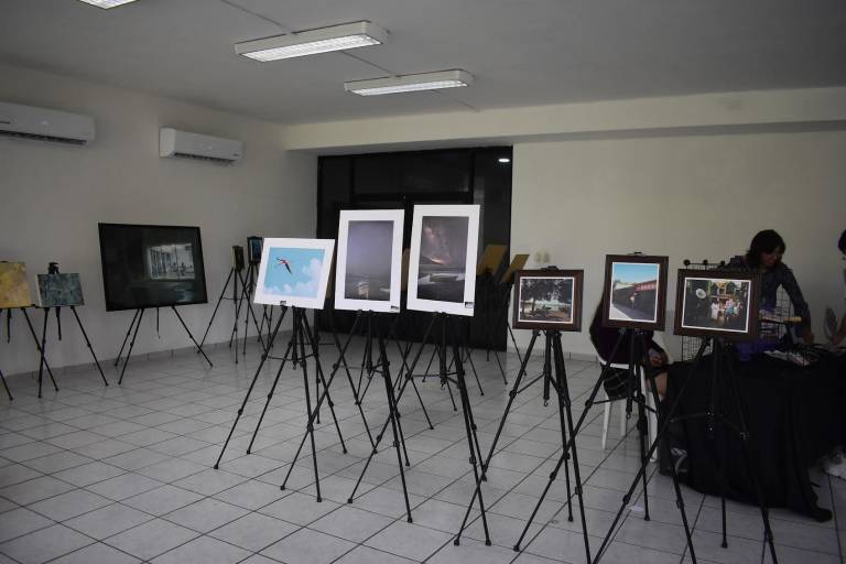 Promueve el Bazar 120 a los emprendedores y artistas locales