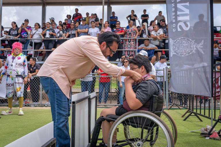 Entrega Alcalde de Culiacán medallas de la Paralimpiada Estatal Conade 2025