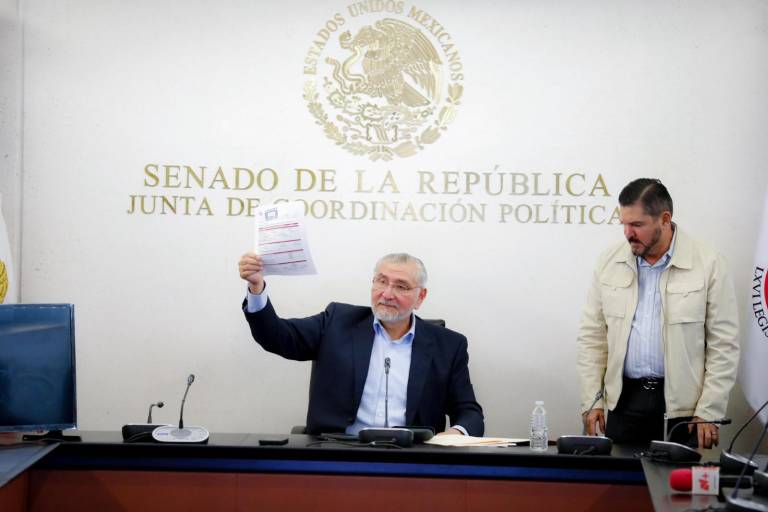Presta ‘servicios profesionales’, dice Adán Augusto; ‘no hay conflicto de interés’, señala
