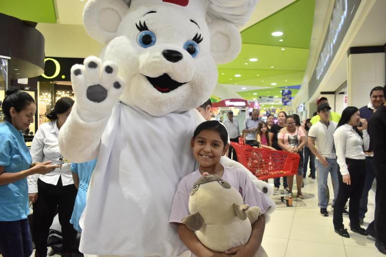 Festeja Casa Ley 70 años de dar a sus clientes, más cosas a mejores precios