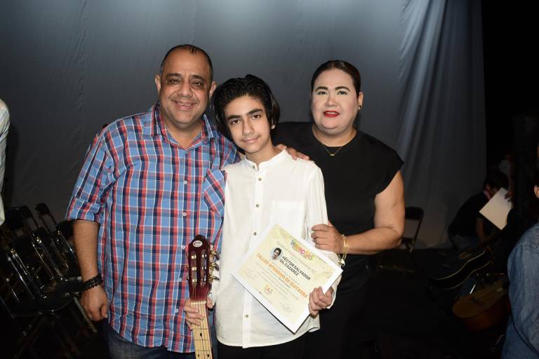 Con un recital, culminan alumnos de guitarra impartido por la SAS
