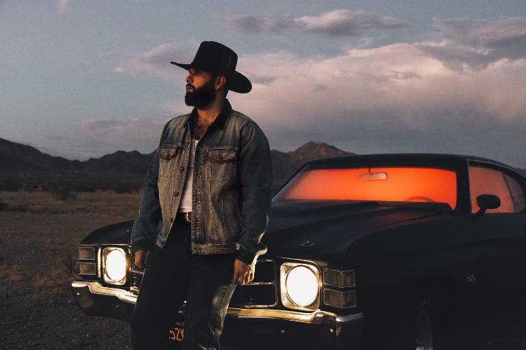 Lanza Carín León su nuevo sencillo titulado ‘Casi oficial’