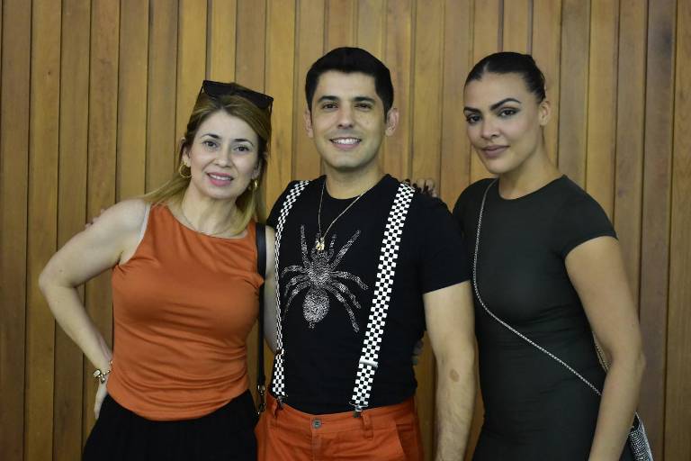 Con música, viajan sinaloenses a la mágica Sevilla