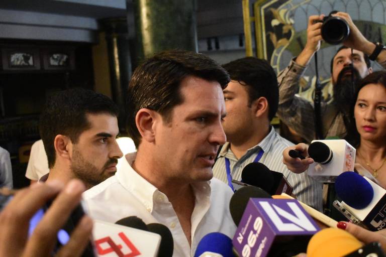 Entregan $211 millones a proveedores para útiles escolares y uniformes gratuitos en Sinaloa