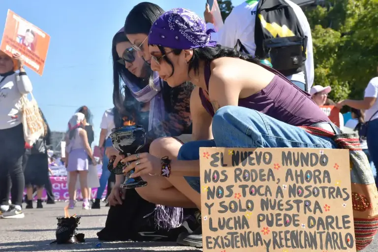 Encabezan mujeres en Culiacán marcha por desaparecidas, asesinadas y violentadas, este 8M