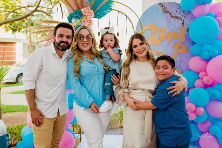 ¡Anuncian que será niño!