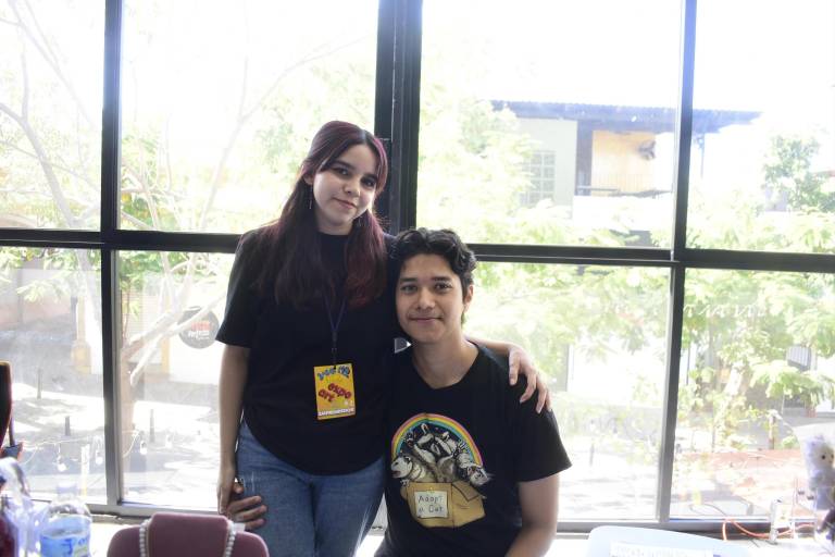 Promueve el Bazar 120 a los emprendedores y artistas locales