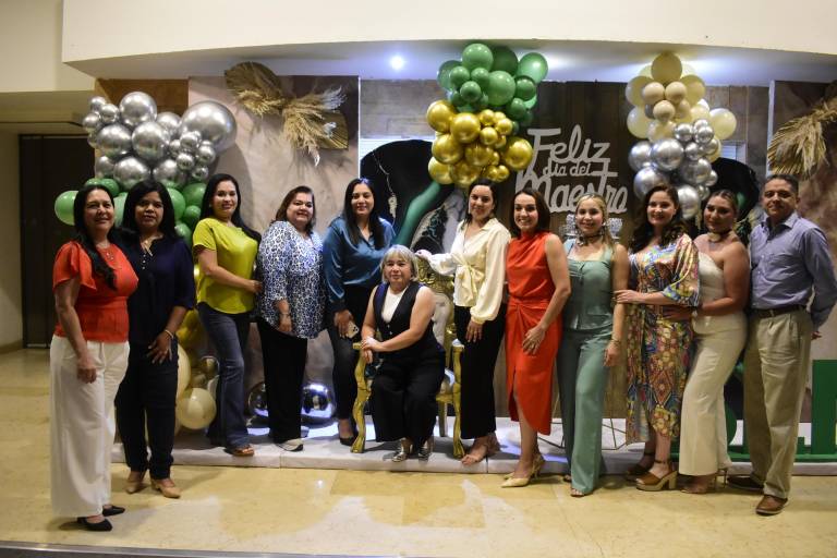 Celebra el Instituto Senda a sus maestros con alegre fiesta