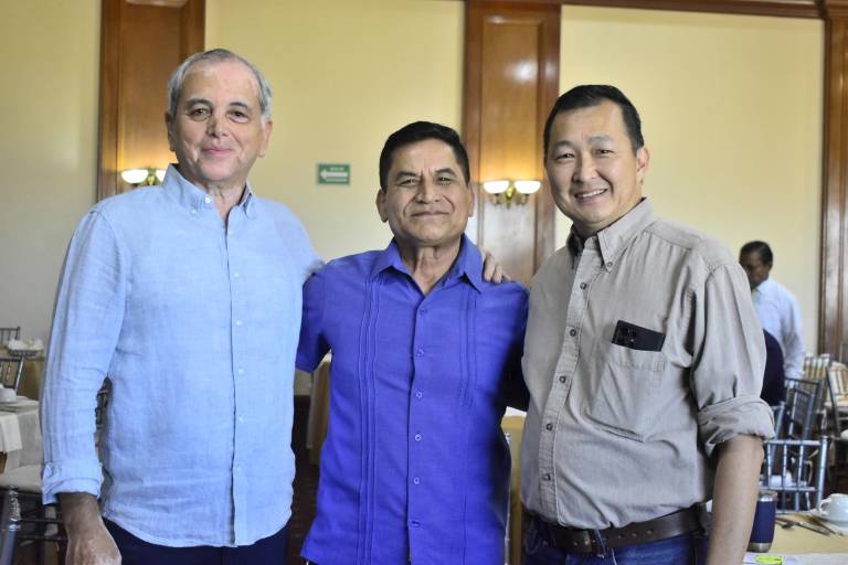 Conocen socios de Canaco Culiacán el camino del éxito de Grupo Calzzapato