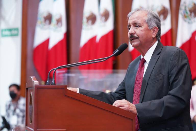 Voten a conciencia, no como los manden, dice Estrada Ferreiro a Congreso en discusión de predial