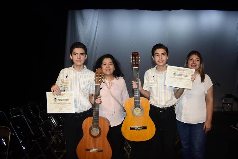 Con un recital, culminan alumnos de guitarra impartido por la SAS