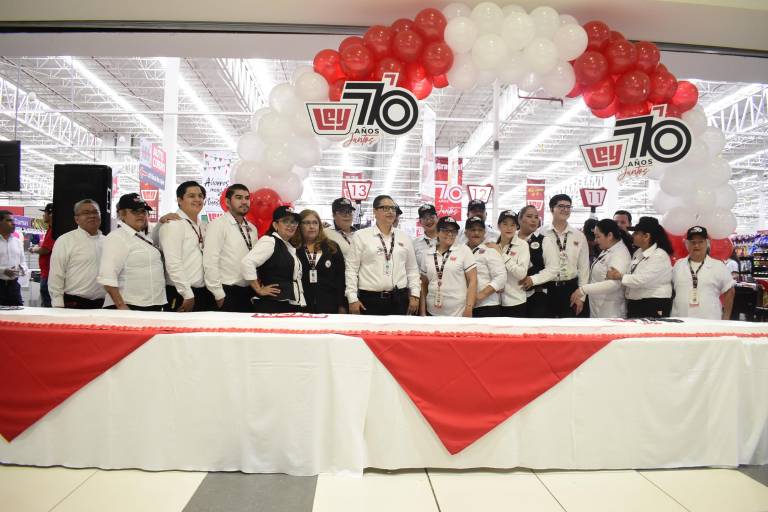 Festeja Casa Ley 70 años de dar a sus clientes, más cosas a mejores precios