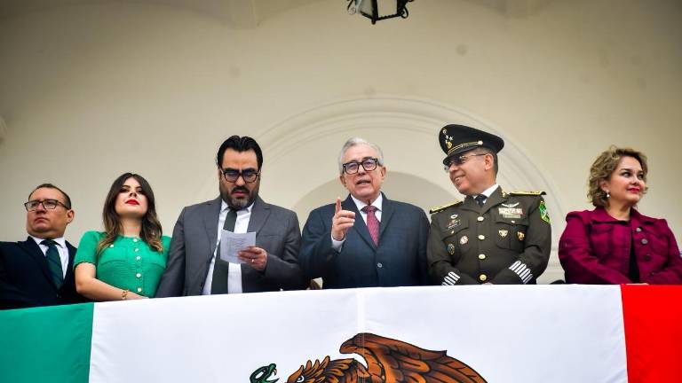 El Gobernador de Sinaloa Rubén Rocha Moya en el desfile de la Revolución Mexicana.