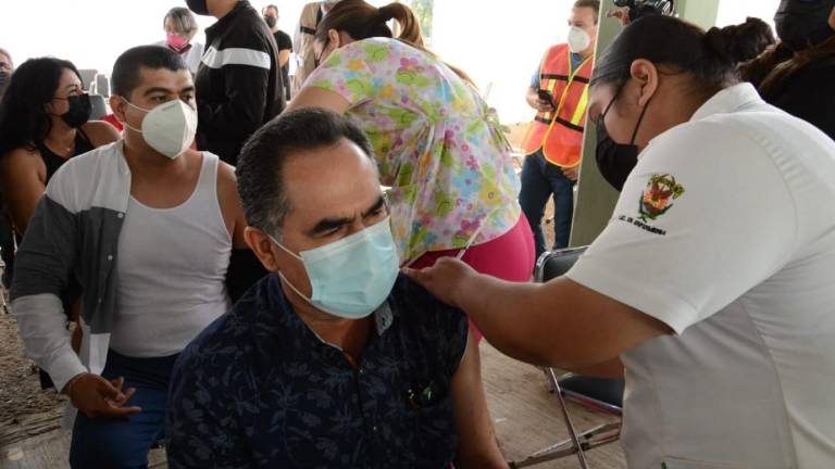 Reitera el Rector el llamado a la población a seguirse cuidando