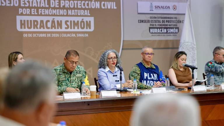 Autoridades estatales declaran sesión permanente ante posibles afectaciones por el huracán Simon.