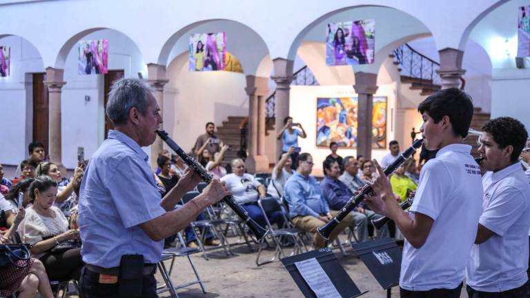 Con música y exposición celebran los 30 años de Alas y Raíces.