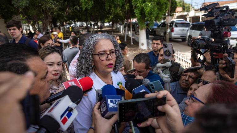 La Gobernadora de Sinaloa Graciela Domínguez Nava habla de los festejos patrios.