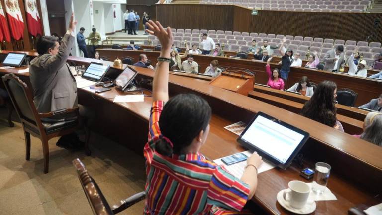 Diputados locales avalan la reforma a la Ley de Hacienda Municipal enviada por el Gobernador Rubén Rocha Moya.