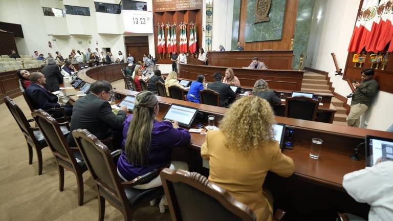 Luego de obtener el respaldo de al menos 16 ayuntamientos, el Congreso de Sinaloa declaró aprobada la reforma constitucional en materia de no reelección y nepotismo electoral.