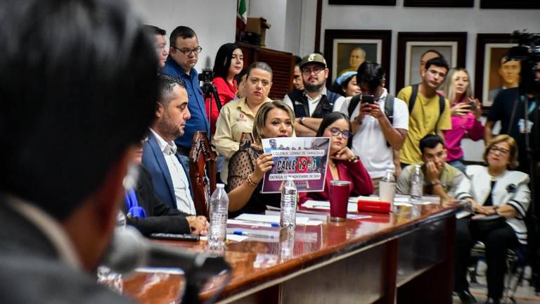 La regidora priista Erika Sánchez se pronunció durante la sesión de Cabildo sobre la situación de inseguridad y rezago en obras en Culiacán.