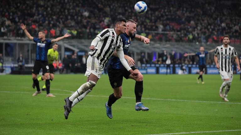 Dybala rescata a la Juventus ante el Inter