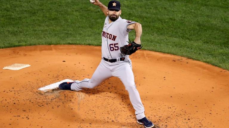 José Urquidy ve posibilidad de jugar en la LMB, pero solamente en caso de que el paro laboral de las mayores continúe.