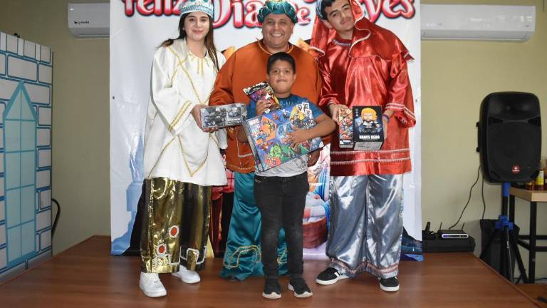 Melchor, Gaspar y Baltazar repartieron los juguetes que los lectores de Noroeste donaron a la campaña.