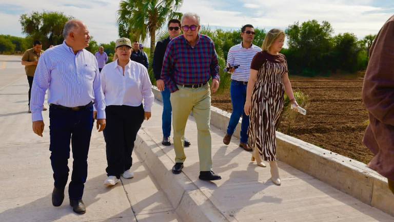 Rocha Moya constató los trabajos y sostuvo que la obra permitirá un acceso más funcional y ordenado para habitantes y visitantes.