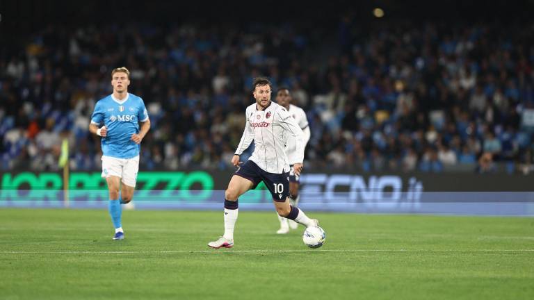 Federico Bernardeschi anotó el primer gol del Bolonia sobre el Nápoles.