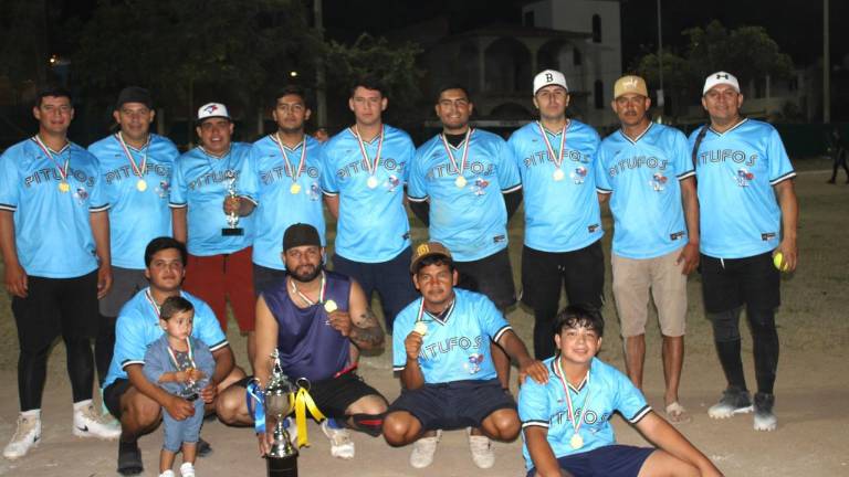 Pitufos de Barrón conquistan la Liga de Softbol.
