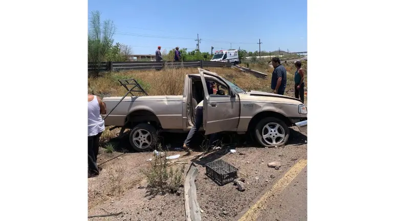 Muere jornalero tras sufrir aparatosa volcadura en la México 15, cerca de Nuevo San Miguel